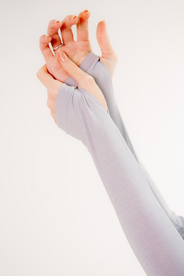 Parmak Geçmeli Gri Renk Kolluk