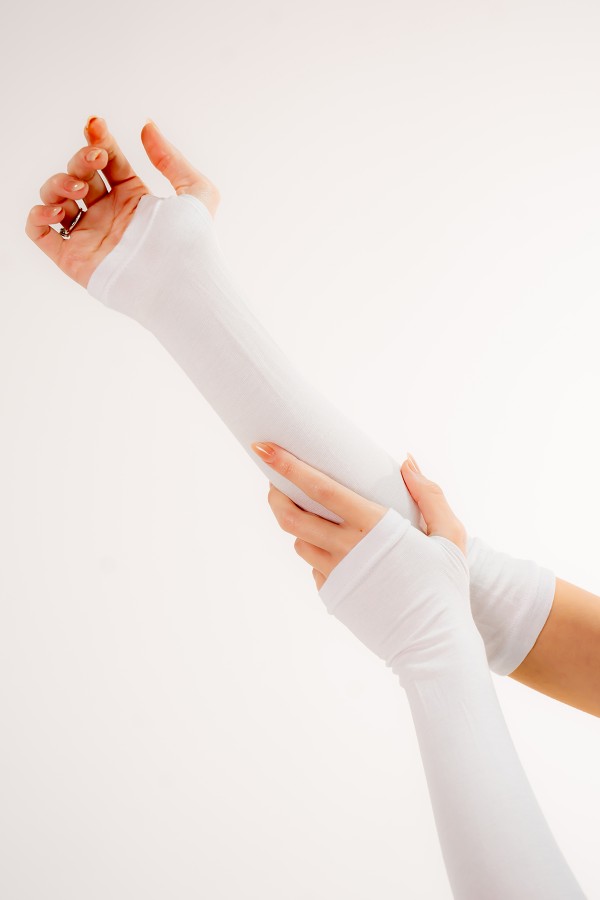 Parmak Geçmeli Beyaz Renk Kolluk