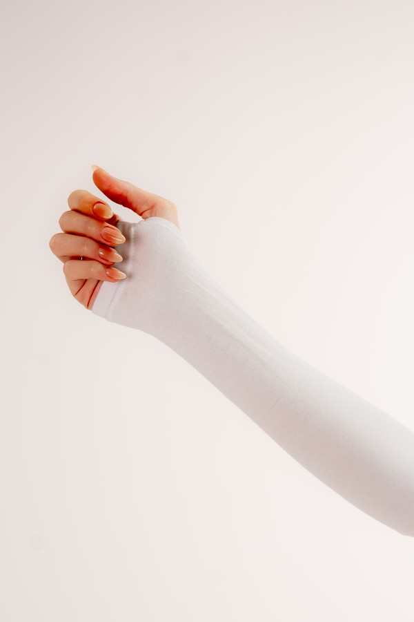 Parmak Geçmeli Beyaz Renk Kolluk