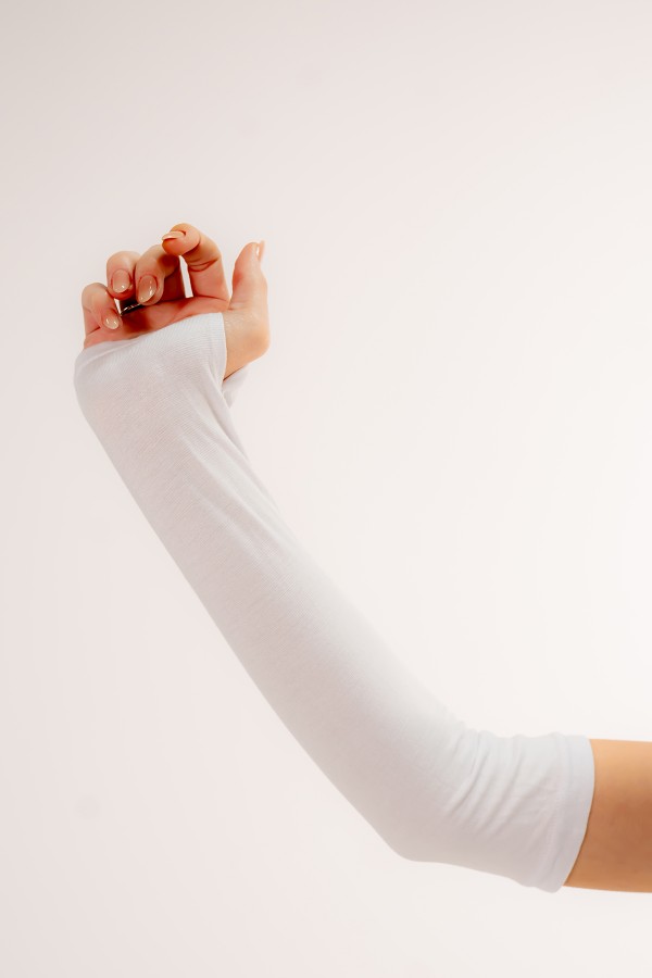 Parmak Geçmeli Beyaz Renk Kolluk